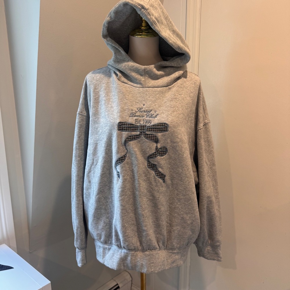 Out From Under (Urban Outfitter) Gray Sunset Dance Club Bow Hoodie Cozy  | Large